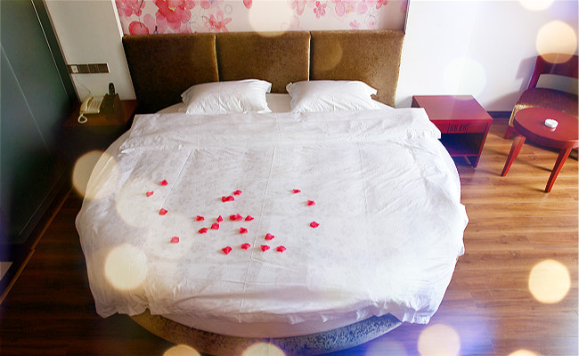 别致圆床，营造浪漫氛围