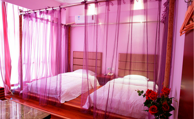 紫色轻纱里，藏着一个久违的梦幻童话