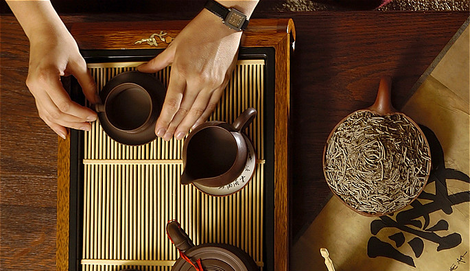 一盏清茗，拂去心尘