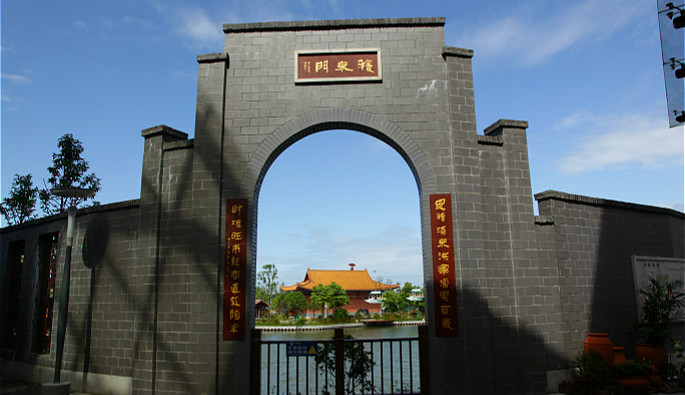 临近藏风街，体验亦古亦今的独特魅力